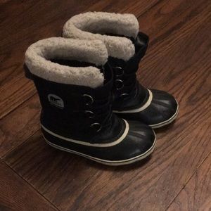 Sorel kids snow boots size 3
